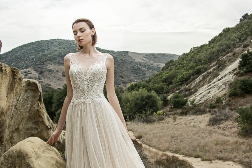 Styled Shoot: Beauty in the Canyons | Enzoani