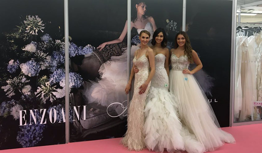 bbeh enzoani  models outside stand