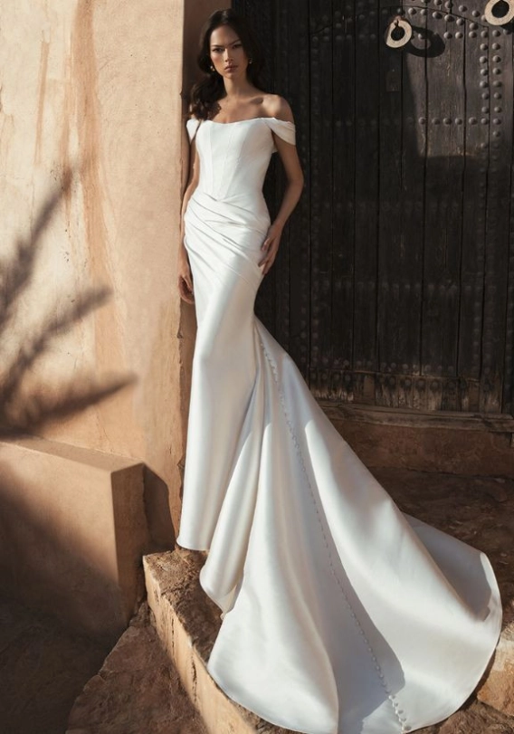 TOVA Sculptural Bodice Wedding Gown | Blue by Enzoani 2026 | Enzoani