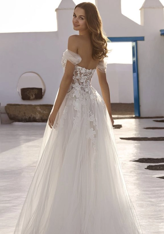 Choosing Your Dream Wedding Dress Silhouette Ballgown, Mermaid, A-Line, Trumpet | Enzoani Guide | Enzoani Choosing Your Dream Wedding Dress Silhouette Ballgown, Mermaid, A-Line, Trumpet | Enzoani Guide | Enzoani