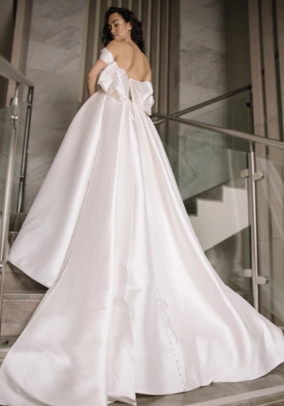 Elevated Elegance in 2023 Enzoani | Enzoani